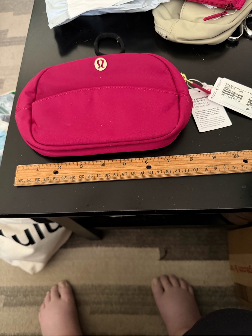 Lululemon Berry rumble pouch